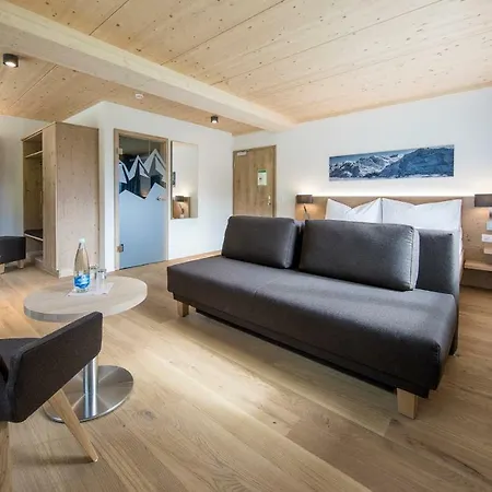 Hotel Gadmer - Dein Zuhause In Den Bergen