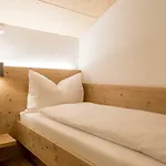Hotel Gadmer - Dein Zuhause In Den Bergen Am Sustenpass Im Berner Oberland Gadmen